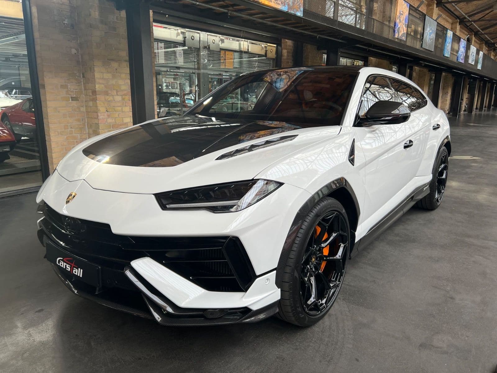 LAMBORGHINI Urus - Bild 1