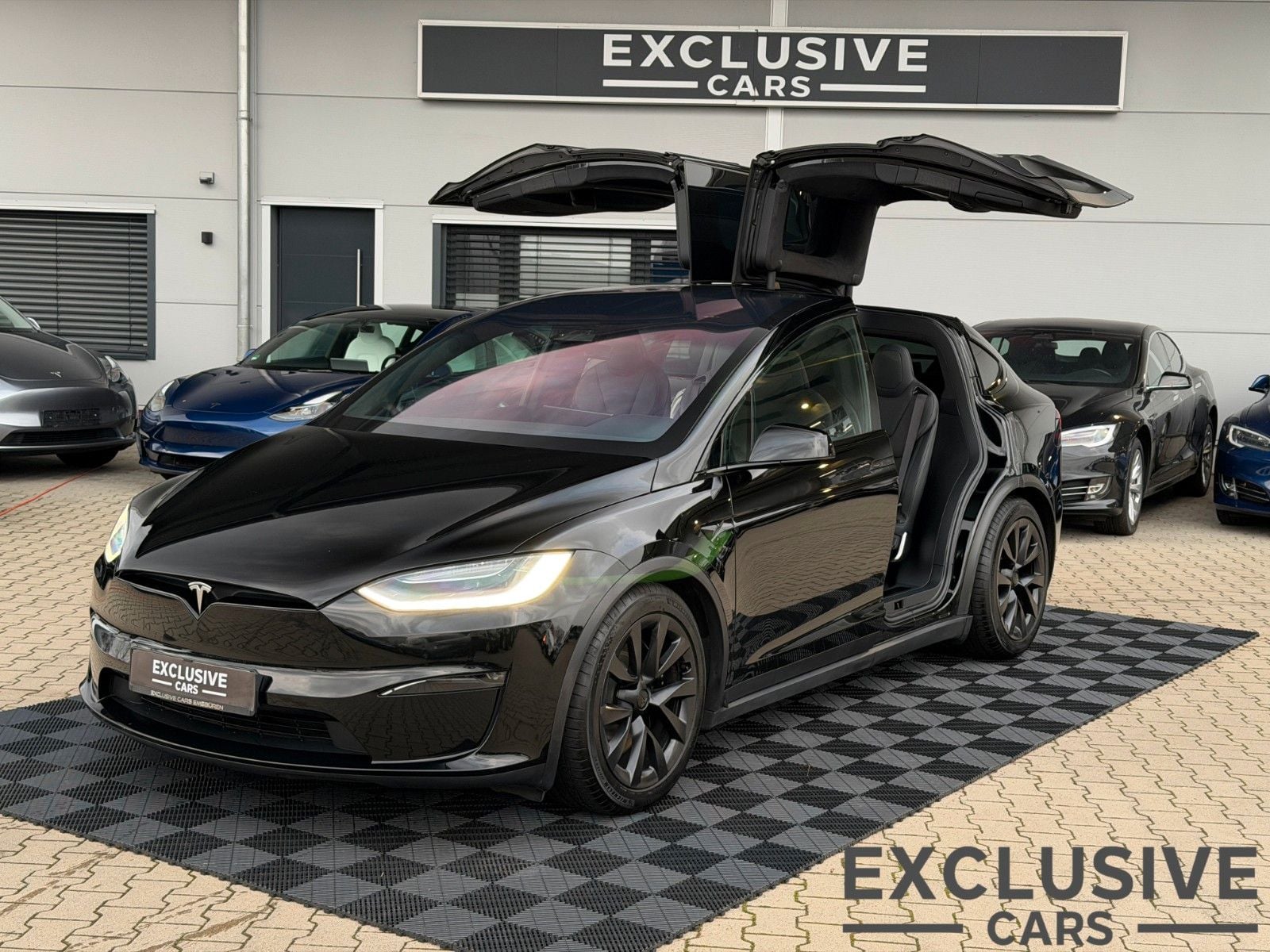 TESLA Model X