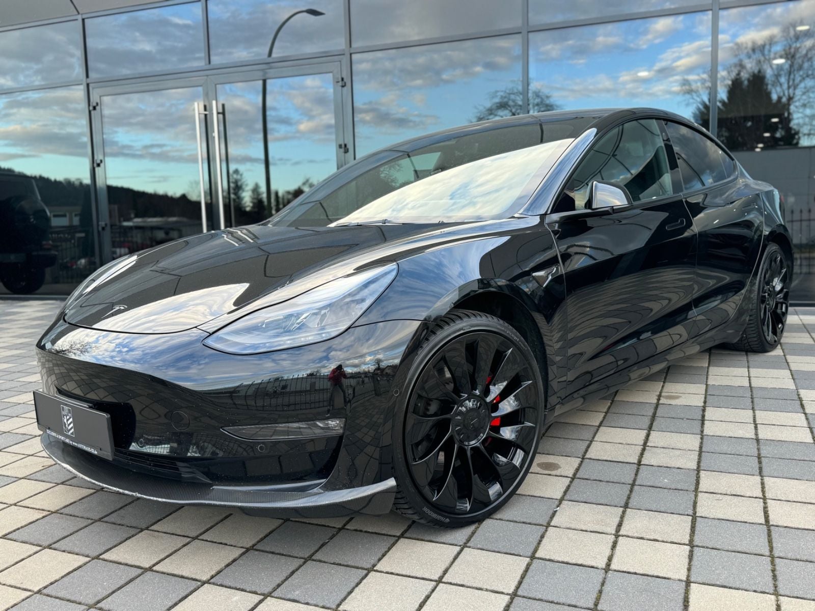 TESLA Model 3