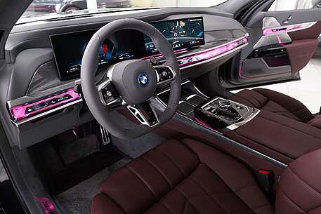 BMW M760 M760e xDrive Individual B&amp;W CraftedC Executive D