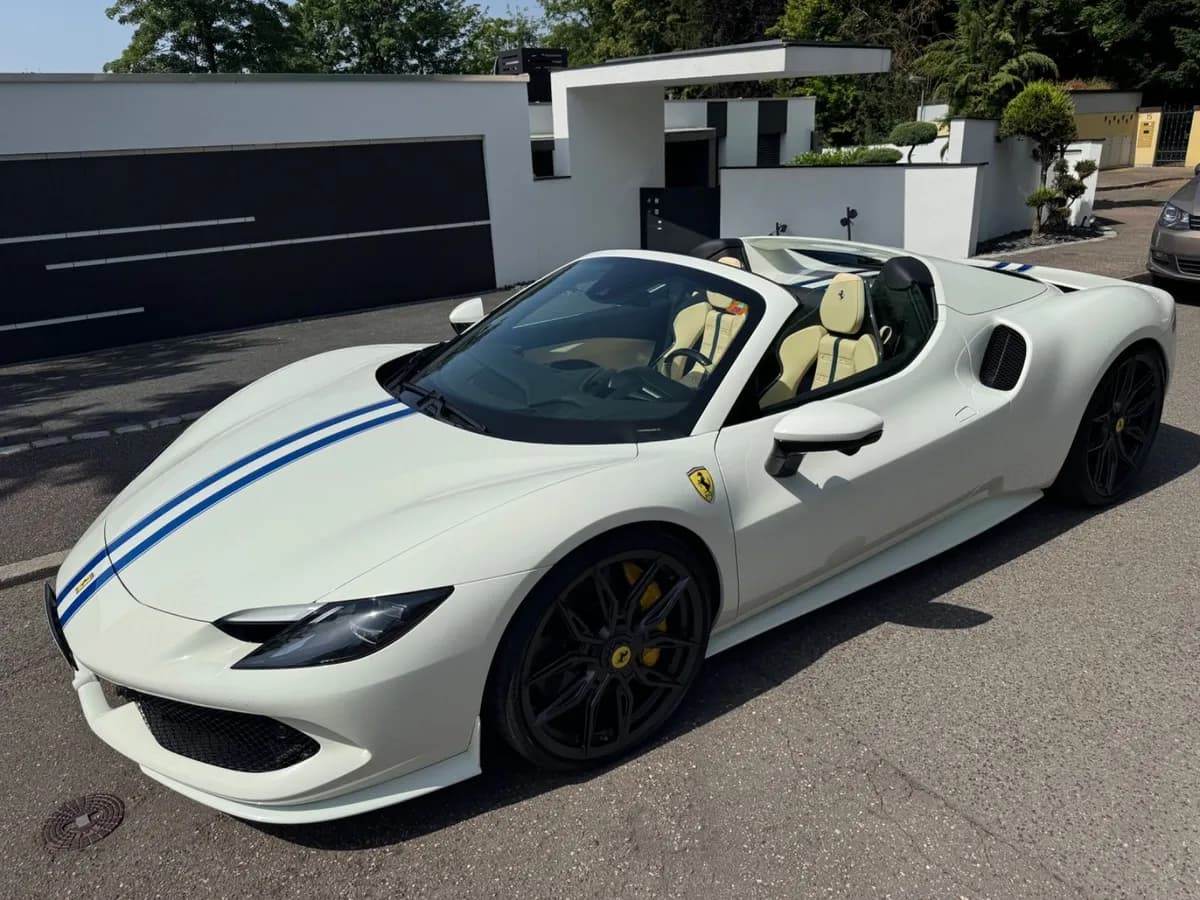 FERRARI 296 GTS - Bild 1