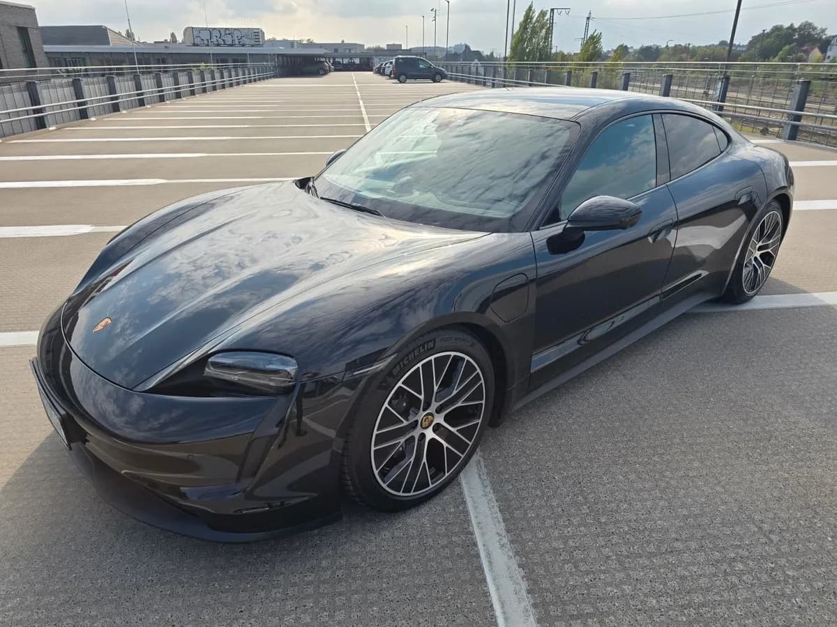 PORSCHE Taycan - Bild 1