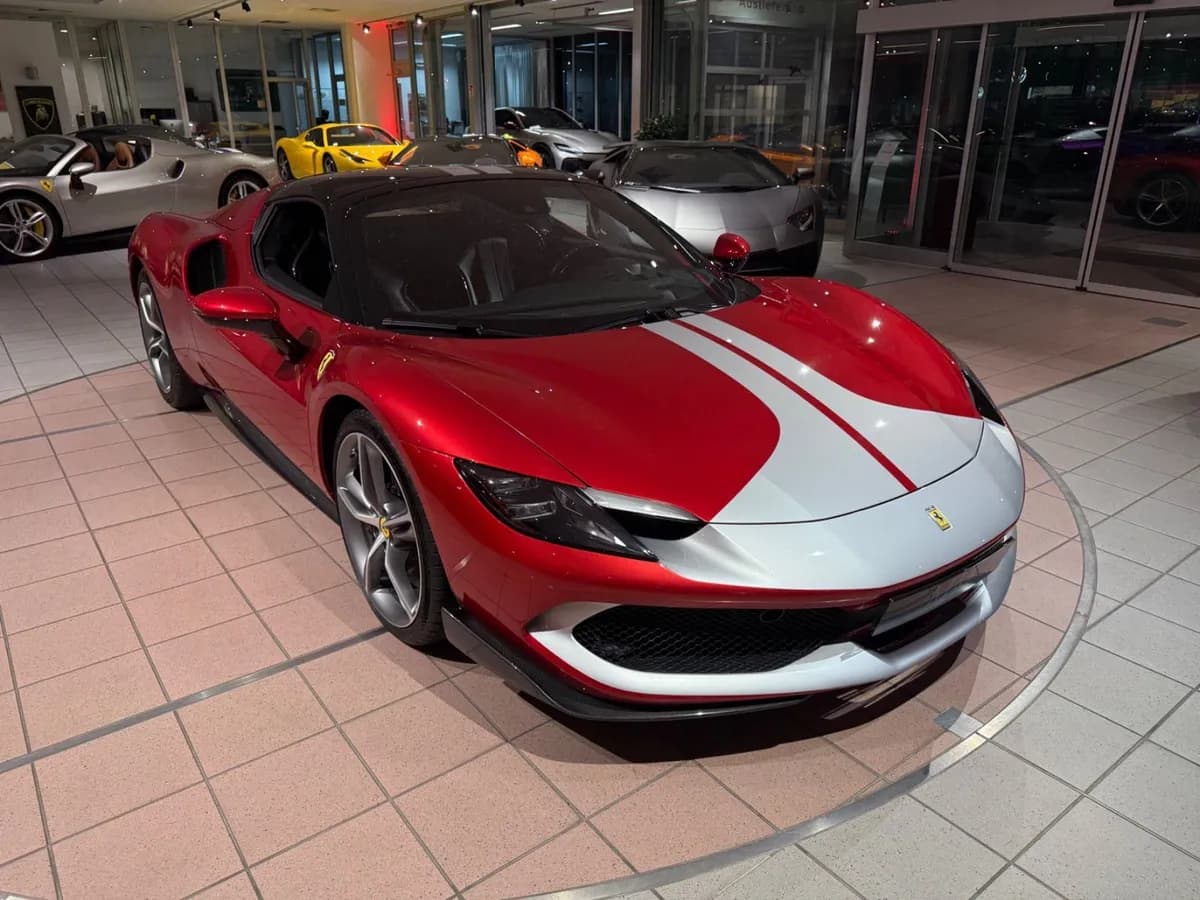 FERRARI 296 GTS - Bild 1