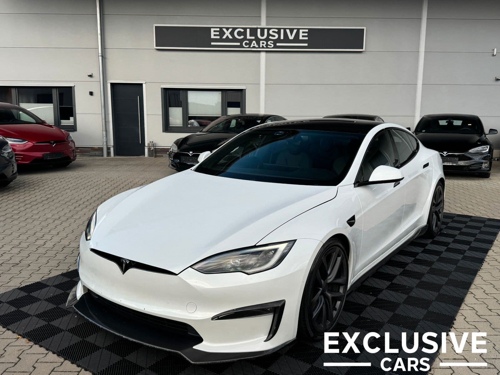 TESLA Model S - Bild 1