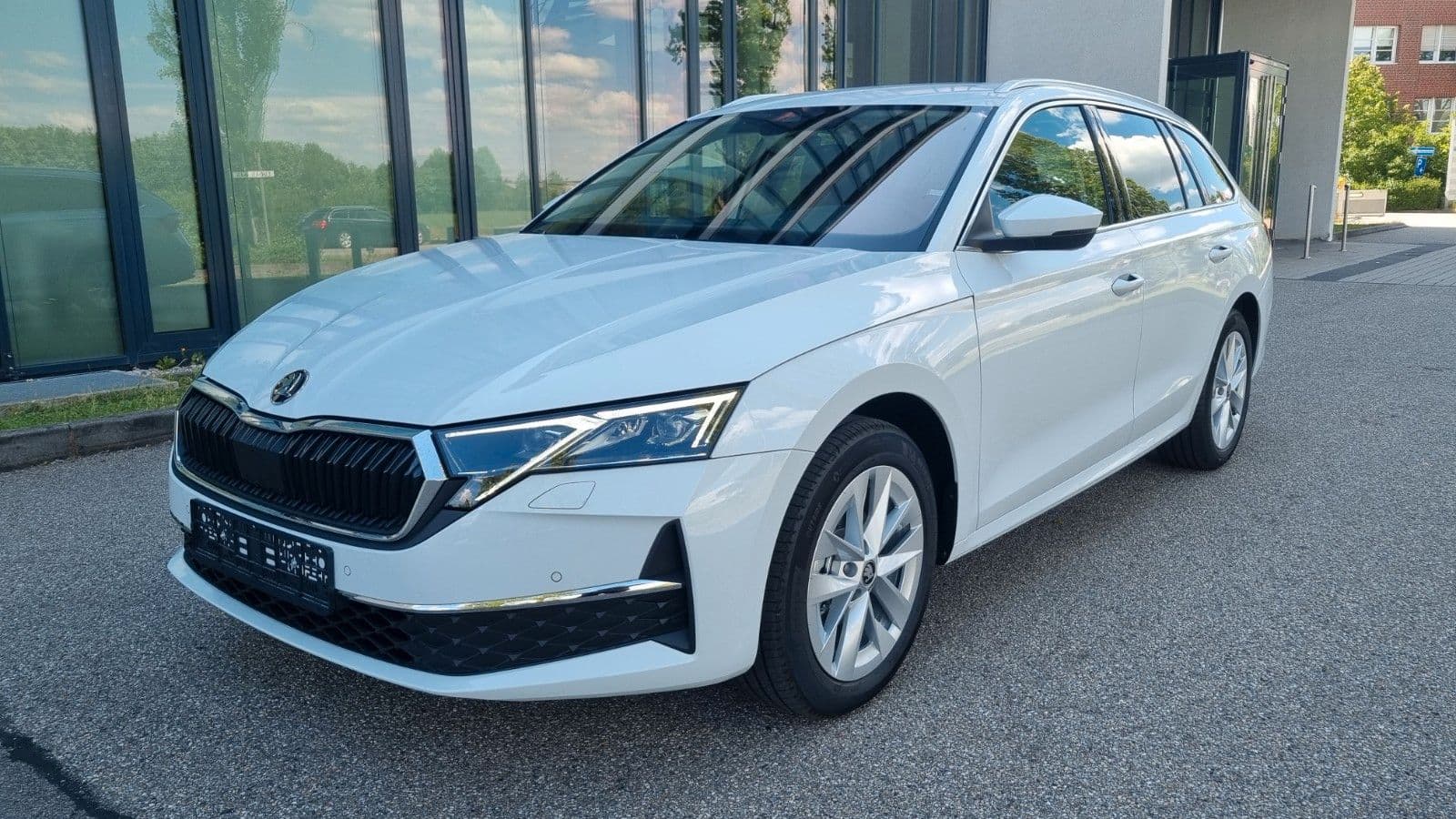 SKODA Octavia - Bild 1