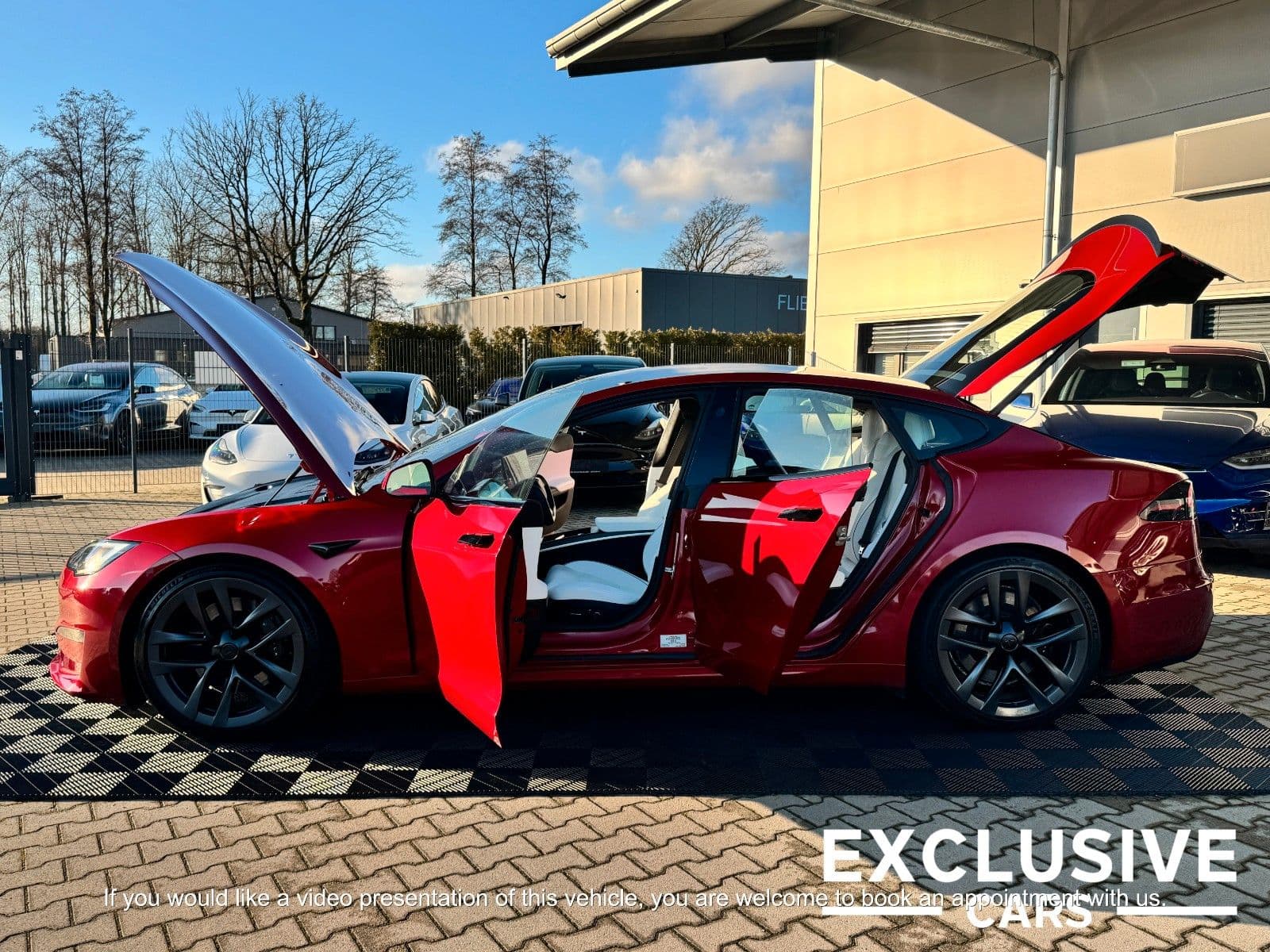 TESLA Model S - Bild 1