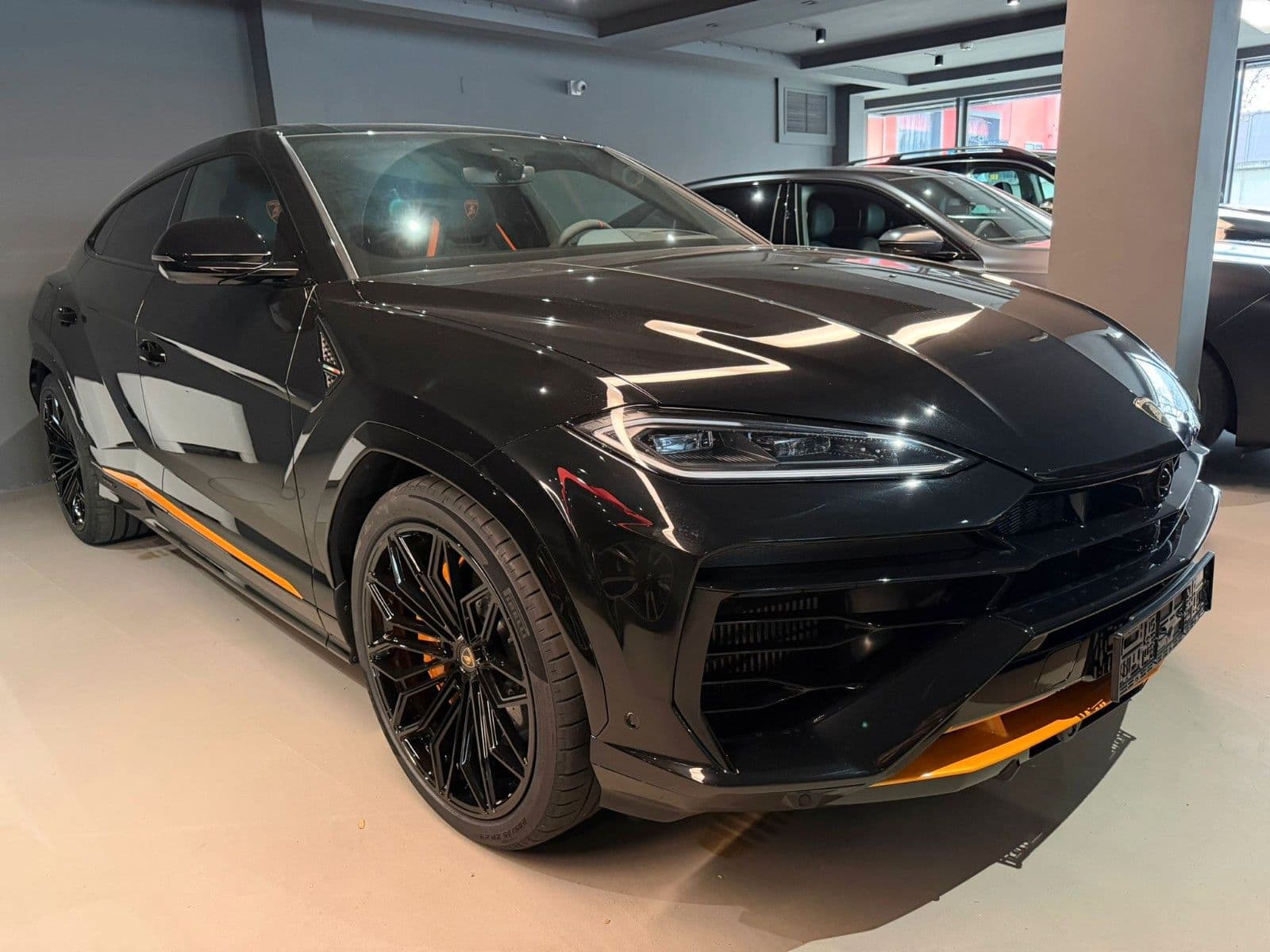 LAMBORGHINI Urus - Bild 1