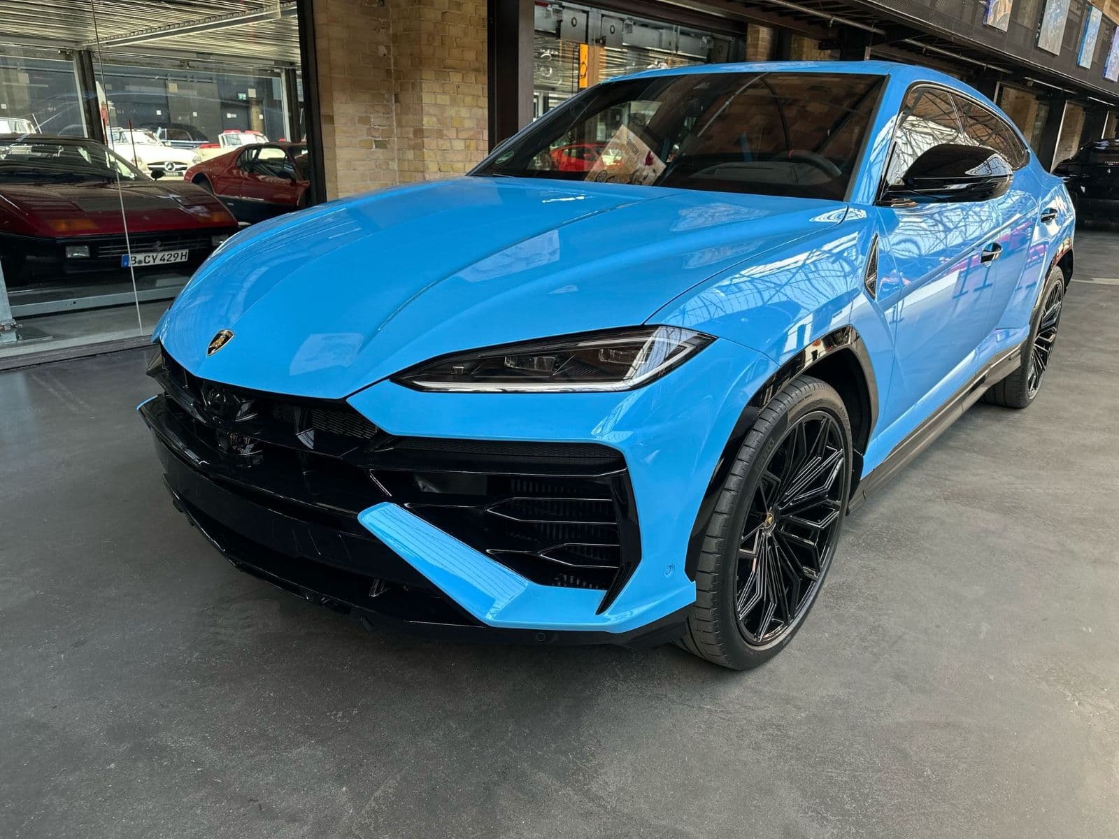 LAMBORGHINI Urus - Bild 1
