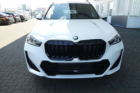 BMW X1 X1 18 i sDrive M Sport, Panoramadach,