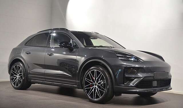 Porsche Macan Electric Turbo*Chrono*PANO*HUD*ACC*22*AHK*