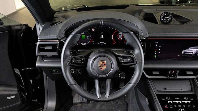 Porsche Macan 4*Luft*HeadUp*AHK*Bose*INNO*360*14w-M