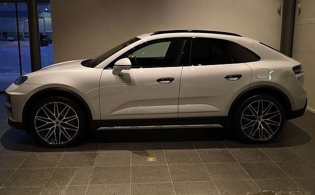 Porsche Macan Electric Turbo*Pano*AHK*ACC*INNO*HeadUp*22