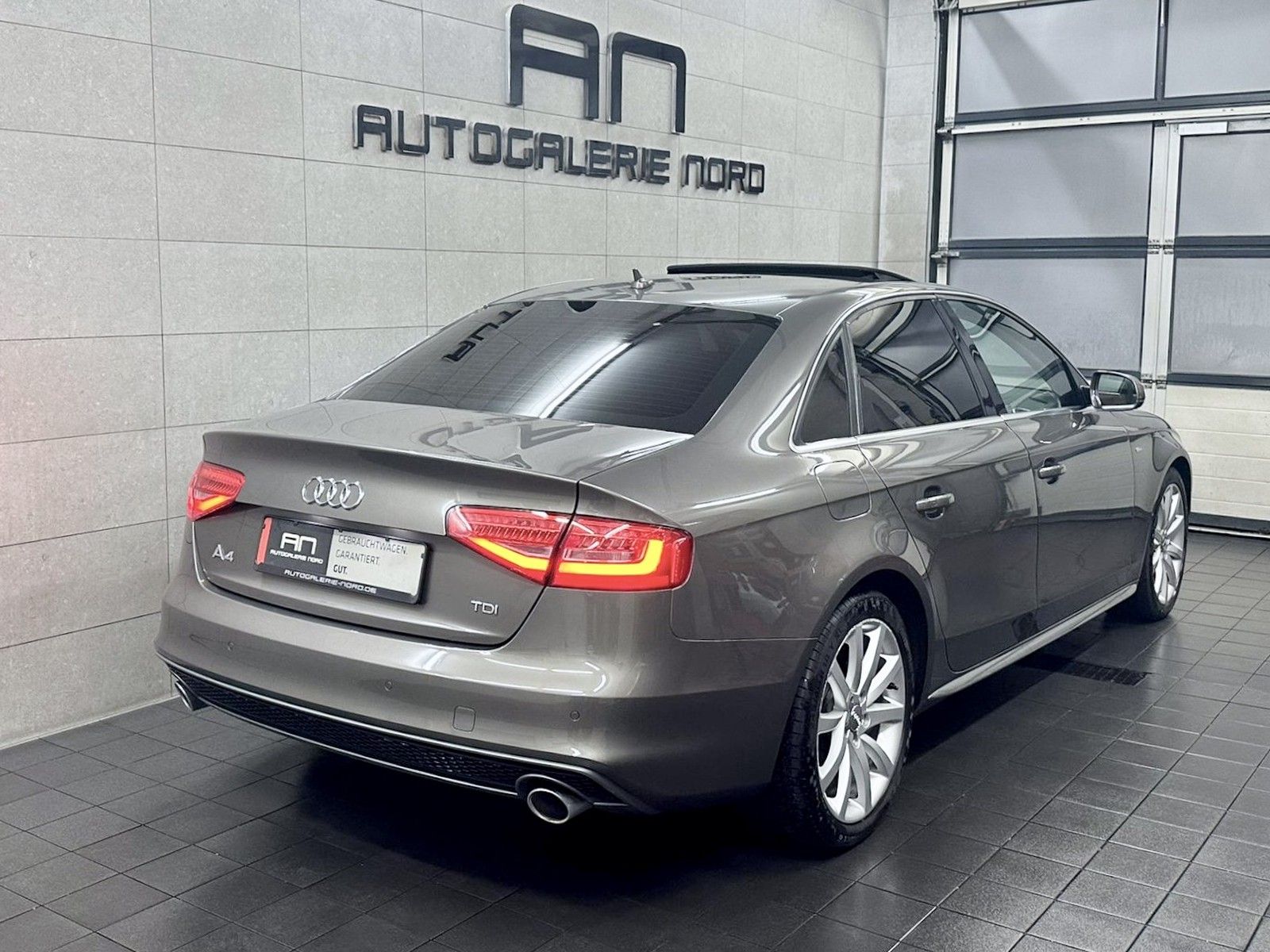 Audi A4 A4 Ambition 3.0 S Line Navi+Xenon+e.SHD+B&amp;O+AHK