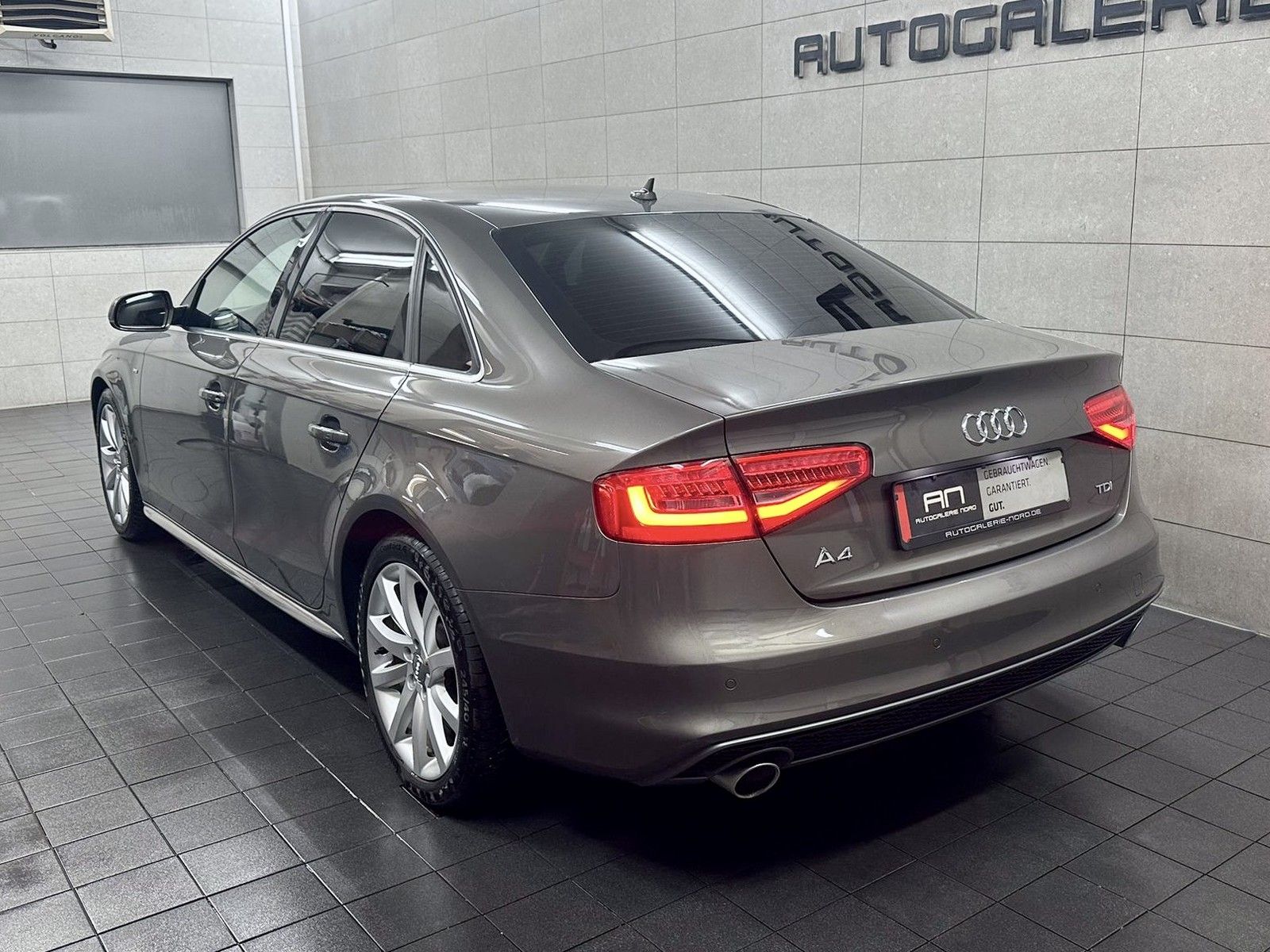 Audi A4 A4 Ambition 3.0 S Line Navi+Xenon+e.SHD+B&amp;O+AHK