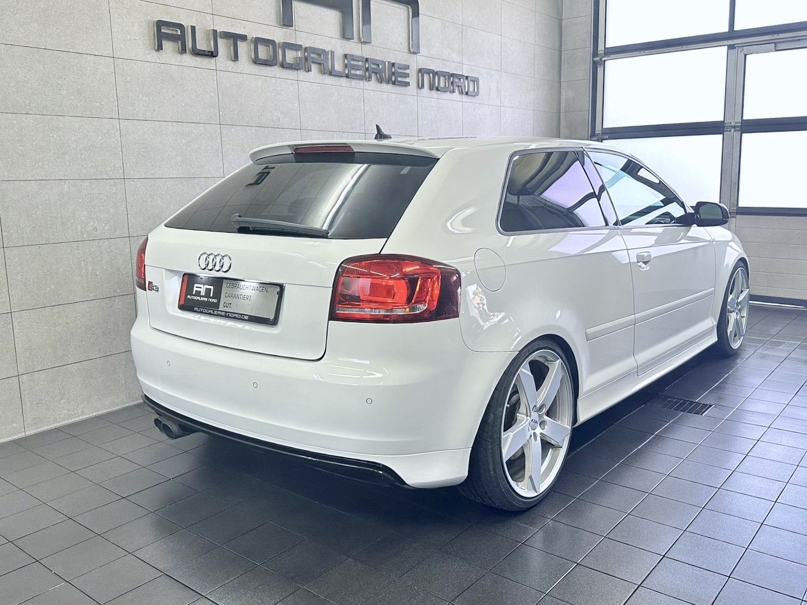 Audi S3 S3 quattro Audi-Exclusive Schalensitze+e.SHD+BOS