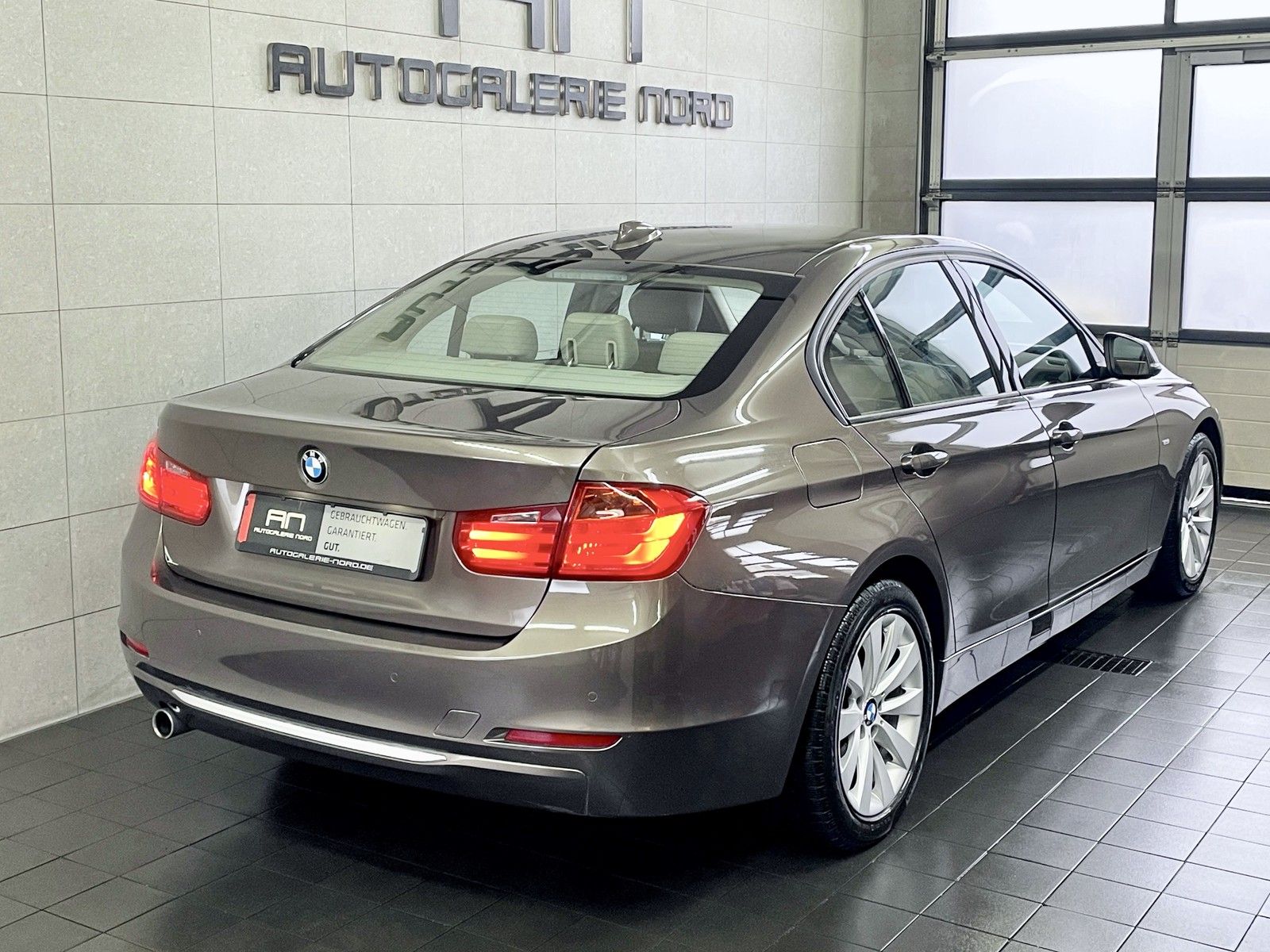 BMW 316 316i Modern Line 1.Hand+Teilleder+PDC+Ambiente