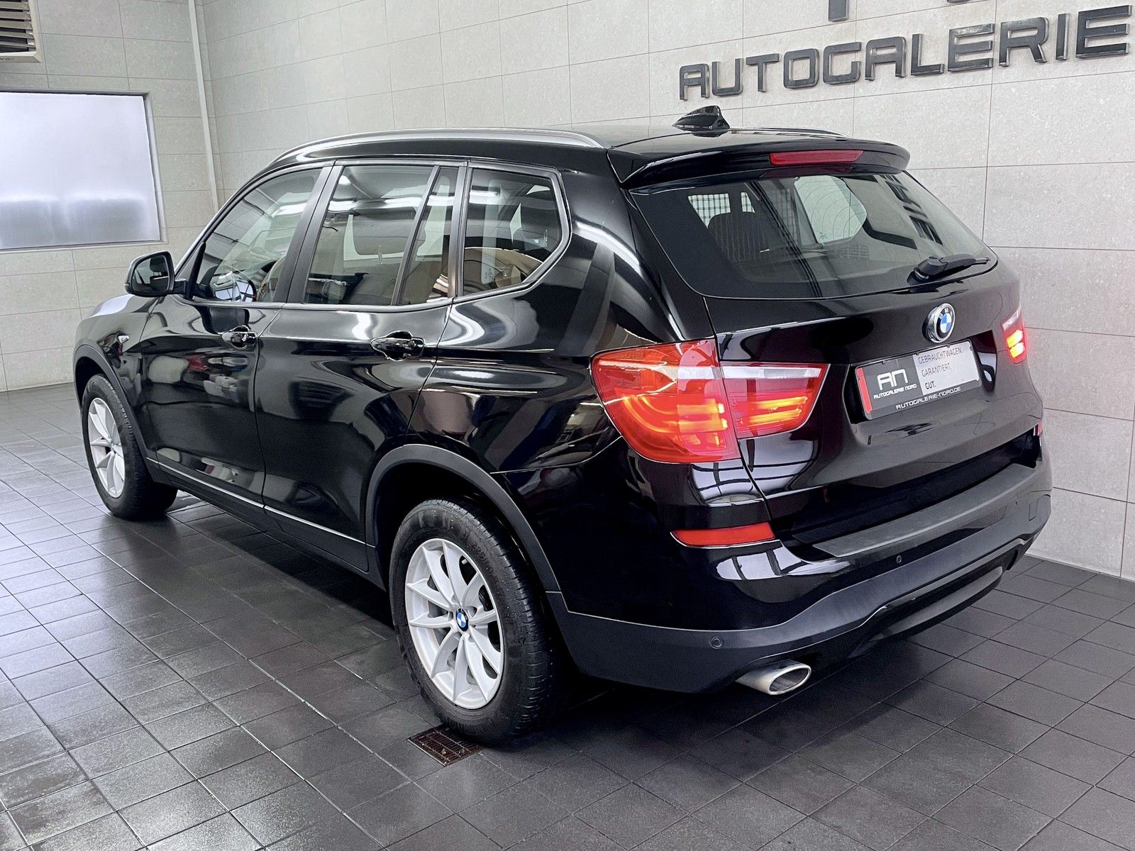 BMW X3 X3 Navi+Xenon+Lenkradheiz+s.AHK+PDCC