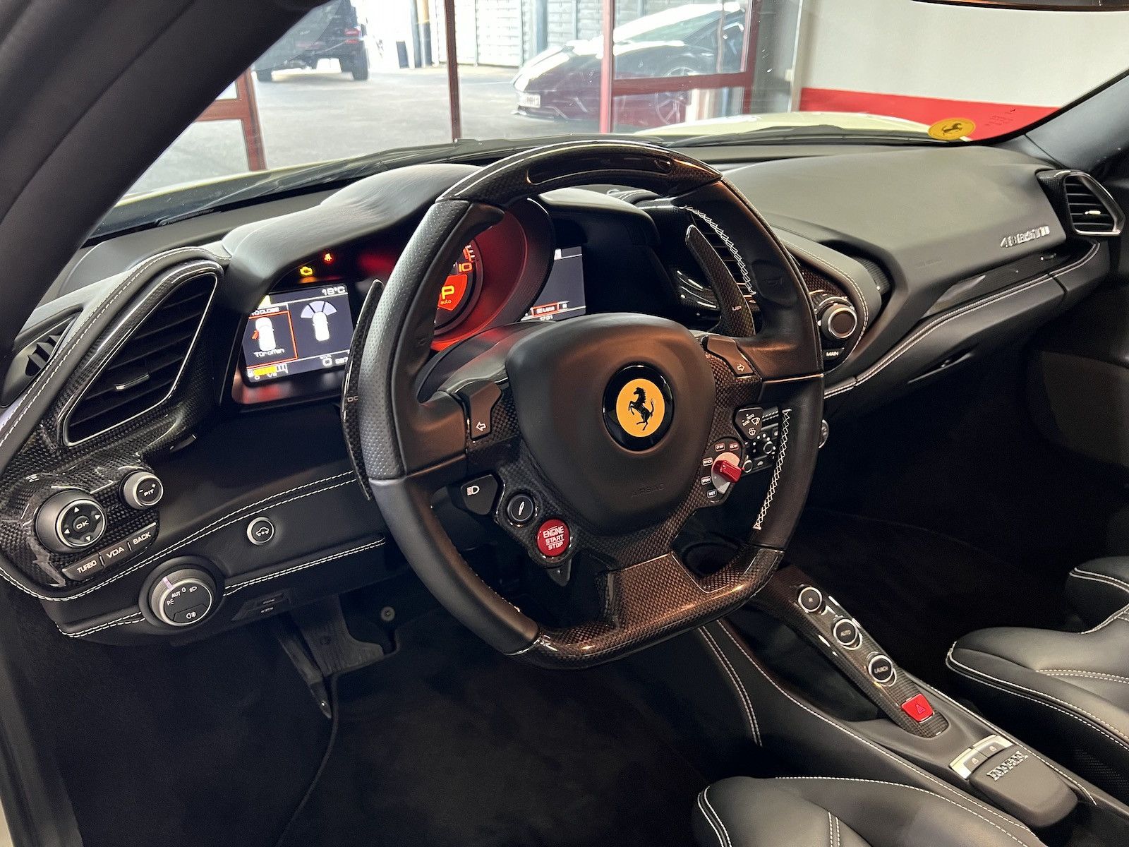 Ferrari 488 GTB 488 GTB unfallfrei*Scheckheft*Racing Seats*Lift