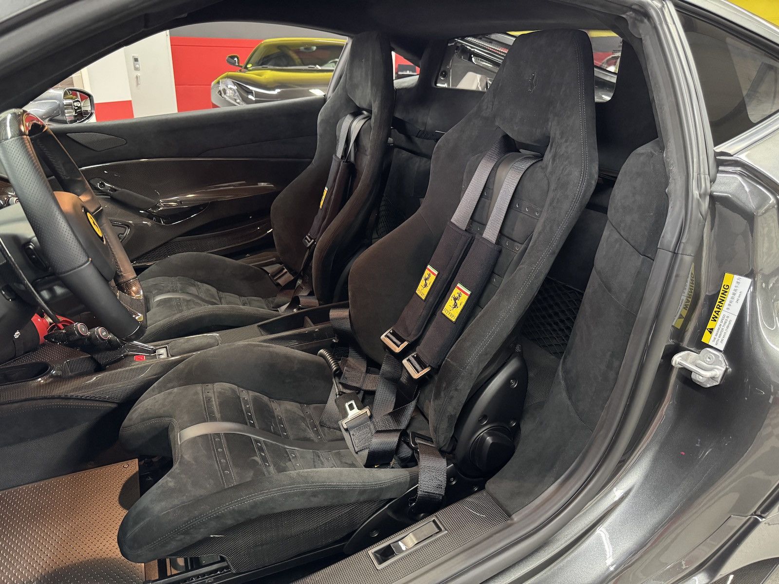 Ferrari 488 Pista 488 Pista Dt. Auto*1.Hand*u-frei*Carbon Felgen