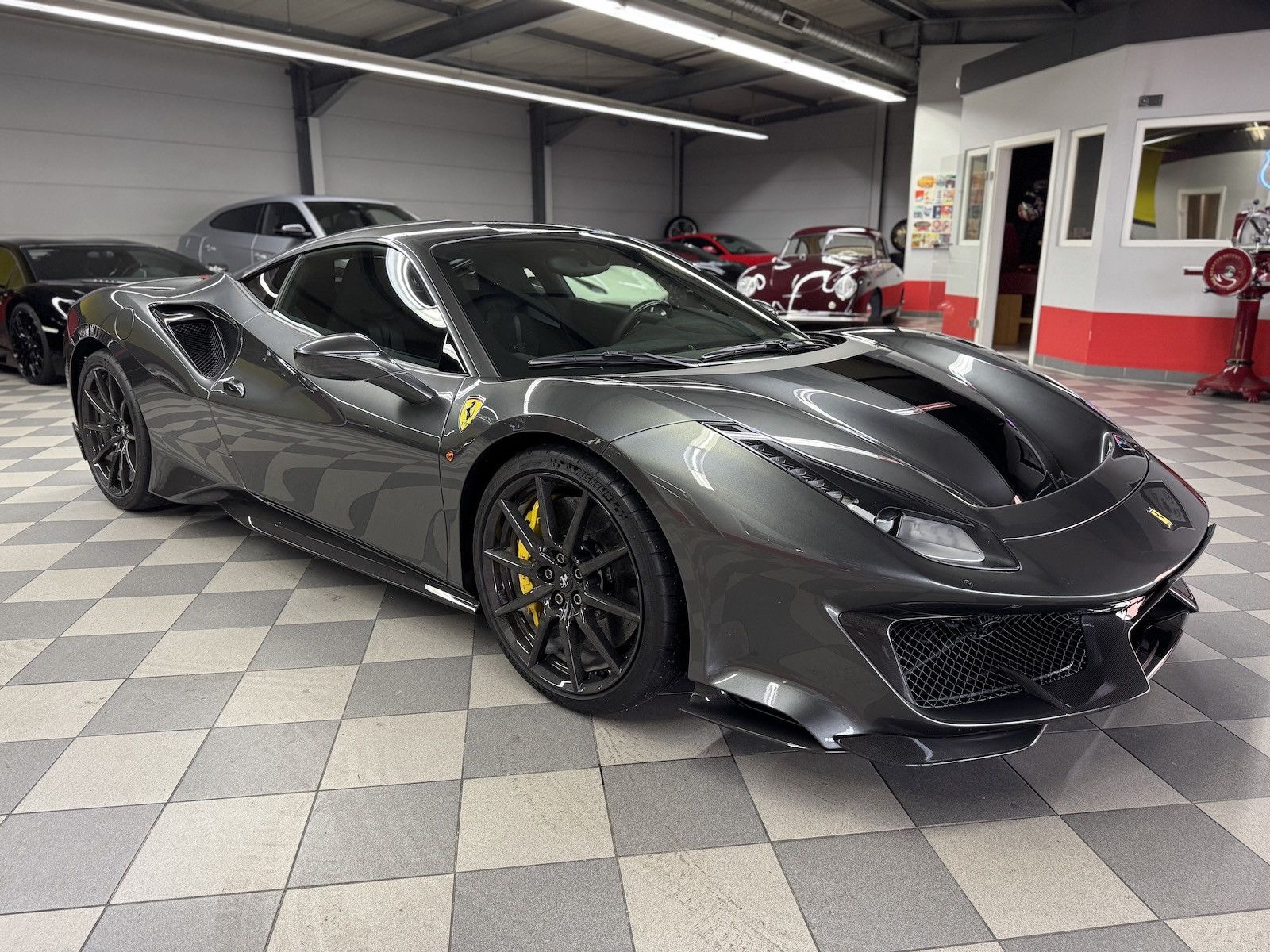 Ferrari 488 Pista 488 Pista Dt. Auto*1.Hand*u-frei*Carbon Felgen