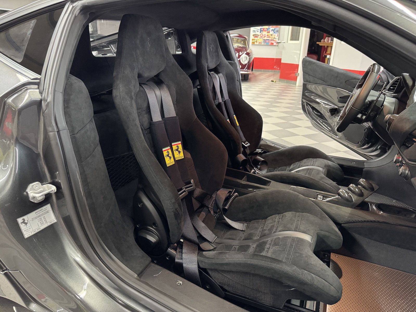 Ferrari 488 Pista 488 Pista Dt. Auto*1.Hand*u-frei*Carbon Felgen