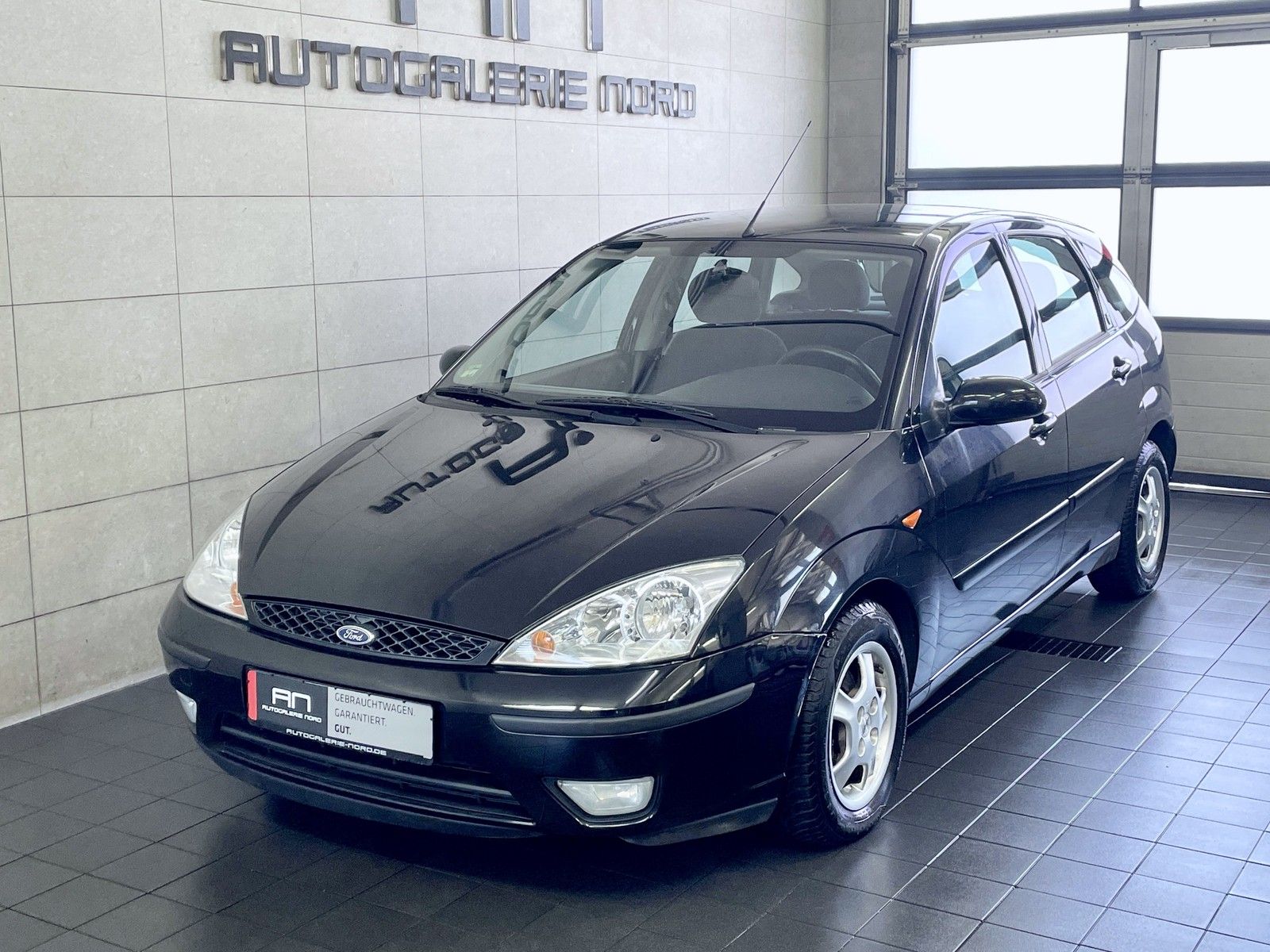 Ford Focus Focus Ghia 1.Hand+Klimatronic+Sitzheizung+Tüv ne