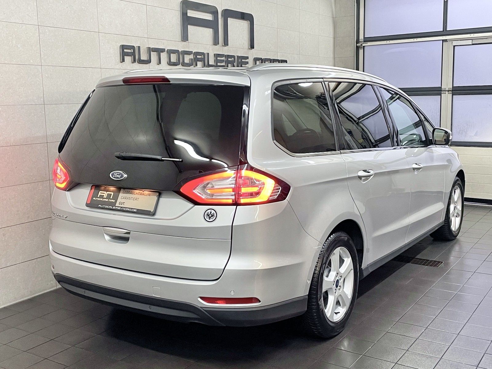 Ford Galaxy Galaxy Titanium Navi+Keyfree+Apple-Car+7 Sitze