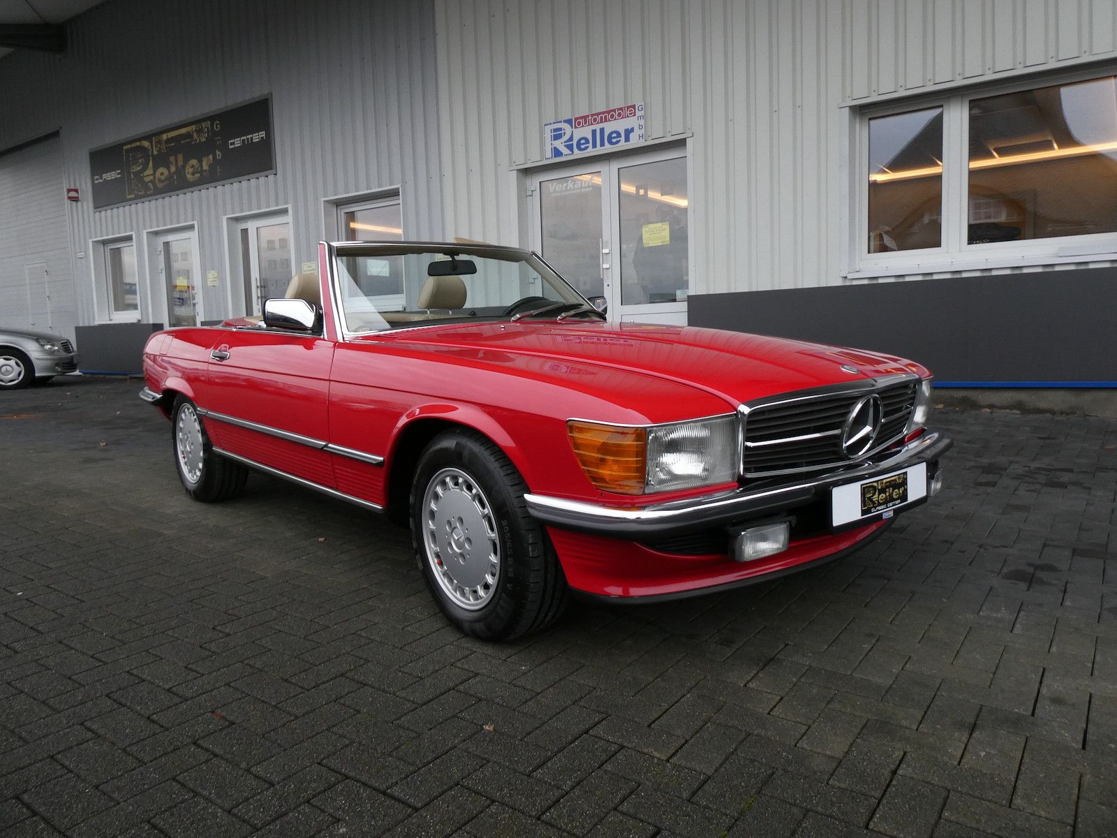 Mercedes-Benz 300 300 SL (R107), 3.Hand, deutsche Erstauslieferung