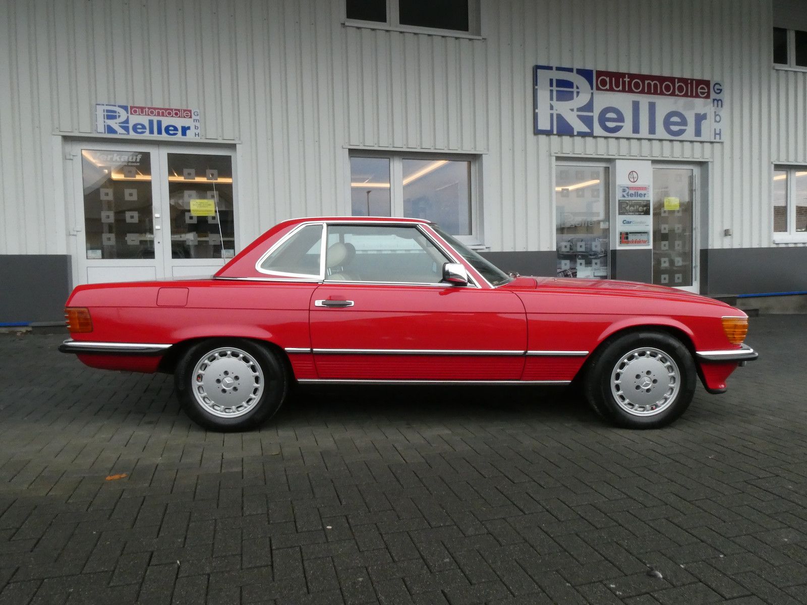 Mercedes-Benz 300 300 SL (R107), 3.Hand, deutsche Erstauslieferung