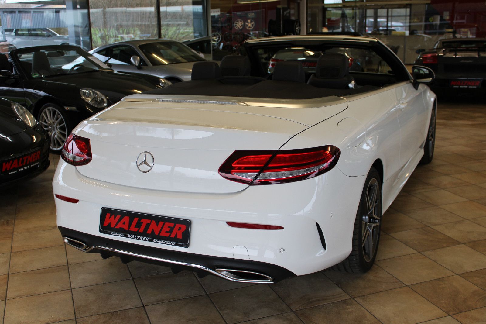 Mercedes-Benz C 300 C 300 Cabrio *AMG-Paket+Neuzustand+Voll*