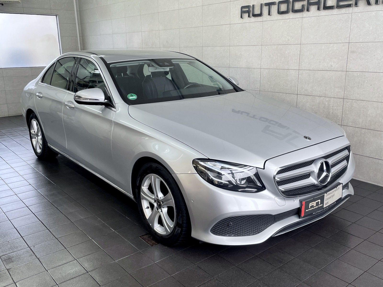 Mercedes-Benz E 220 E 220 d Avantg Multibeam+Navi+Leder+Ambiente+RFK