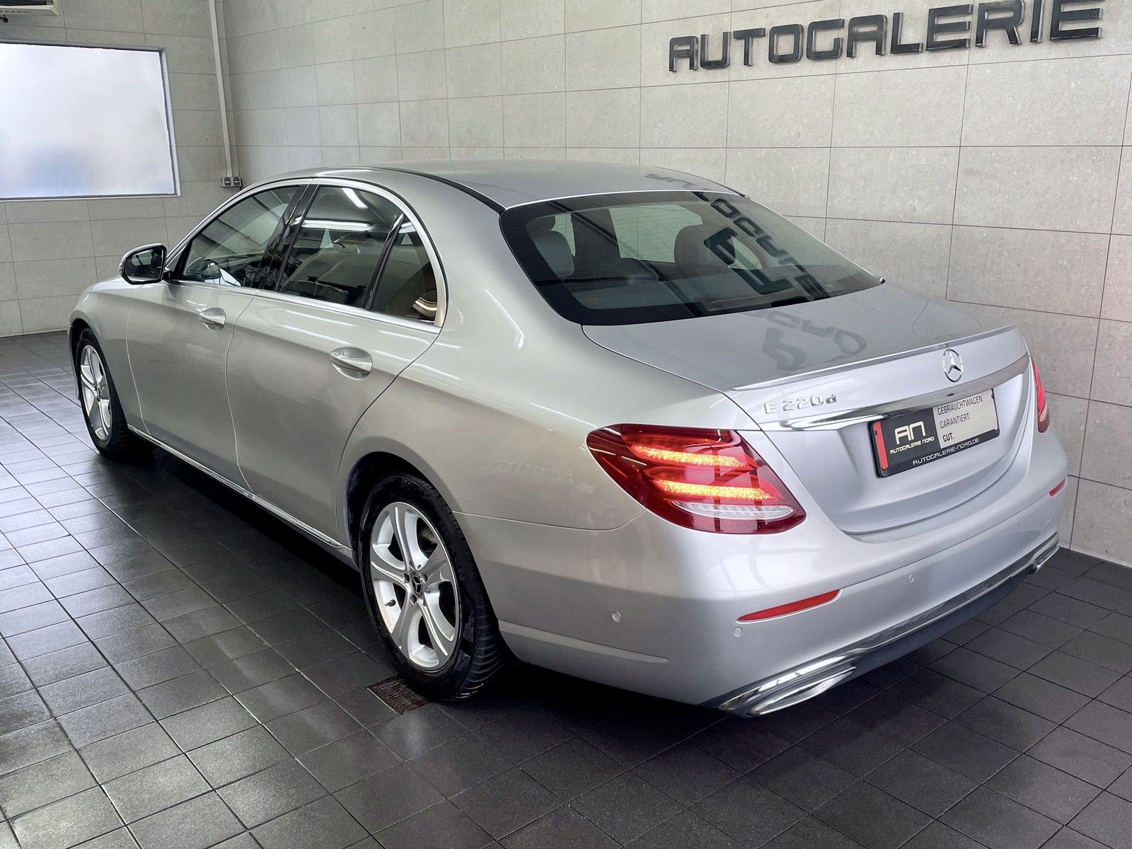 Mercedes-Benz E 220 E 220 d Avantg Multibeam+Navi+Leder+Ambiente+RFK