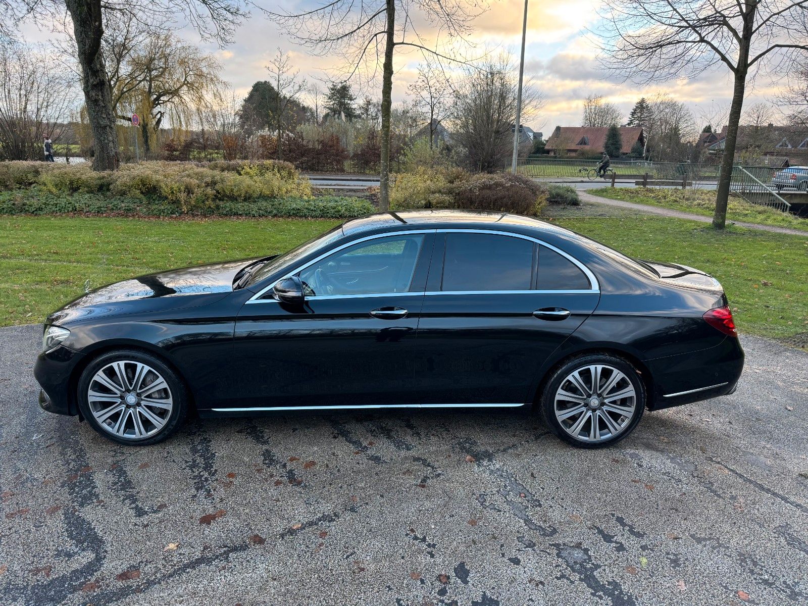 Mercedes-Benz E 350 E 350 d EXCLUSIVE | SPURHALTE ASSISTENT