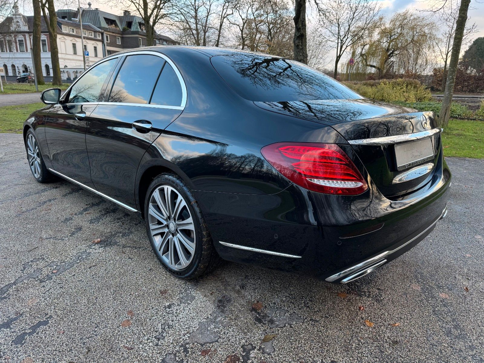 Mercedes-Benz E 350 E 350 d EXCLUSIVE | SPURHALTE ASSISTENT