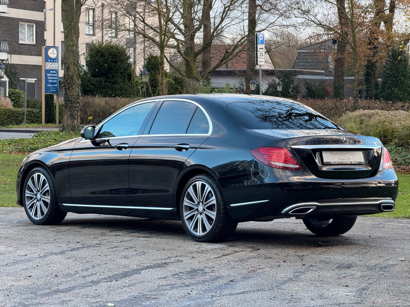 Mercedes-Benz E 350 E 350 d EXCLUSIVE | SPURHALTE ASSISTENT