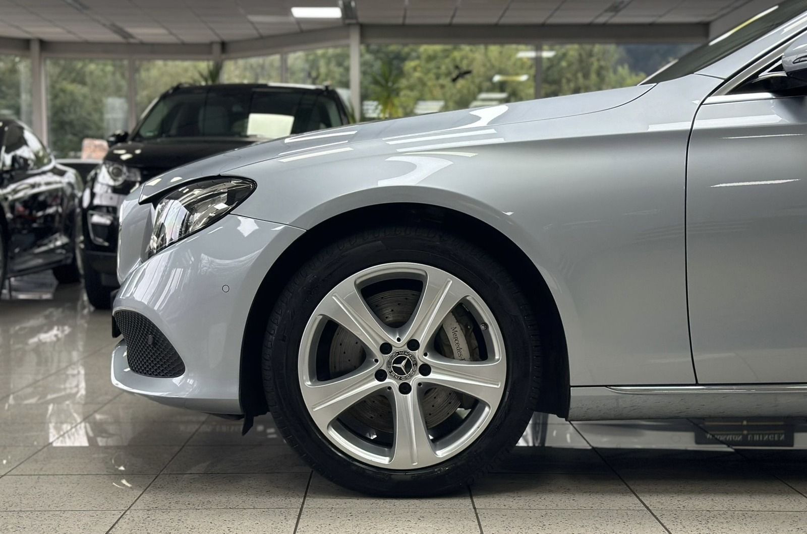 Mercedes-Benz E 400 E 400 4-MATIC*9G-TRONIC*COMAND*AIRMATIC*GLASDACH