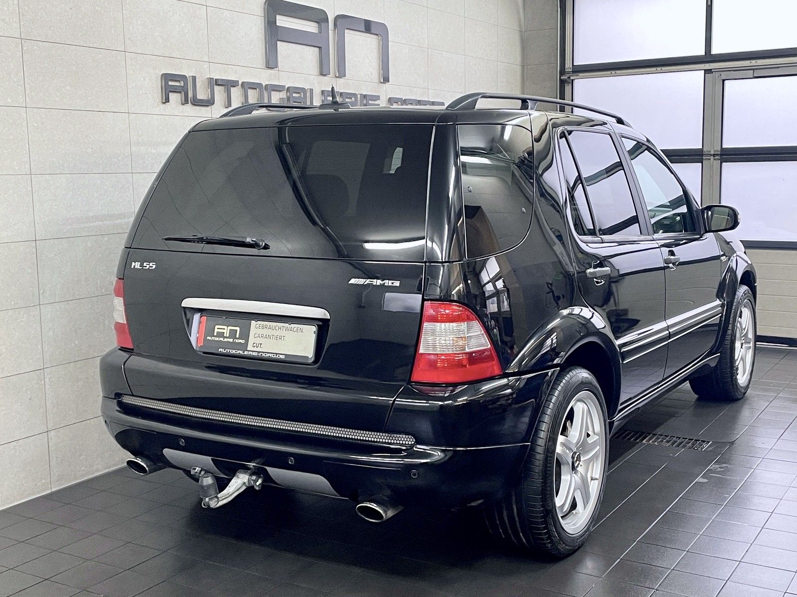 Mercedes-Benz ML 55 AMG ML 55 AMG Navi+Leder+Xenon+e.SHD+Bose+AHK