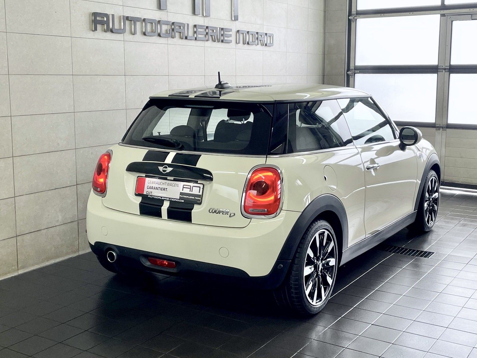 MINI Andere Mini Cooper D Aut. Navi+LED-SW+Leder+Sportsitze