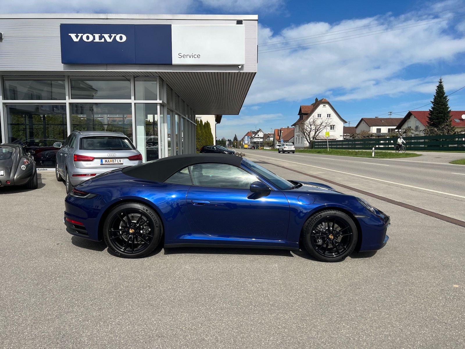 Porsche 992 992 911*C2 Cabrio*Klappe*Sportsitze*Neu-Zustand