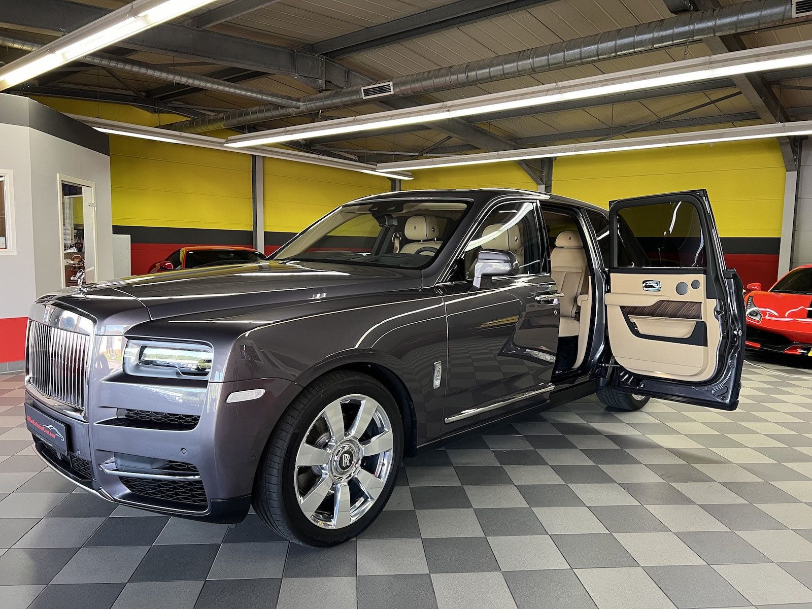 Rolls-Royce Cullinan Cullinan 2.Hand*Dt.Auto*u-frei*Garantie09/25*AHK