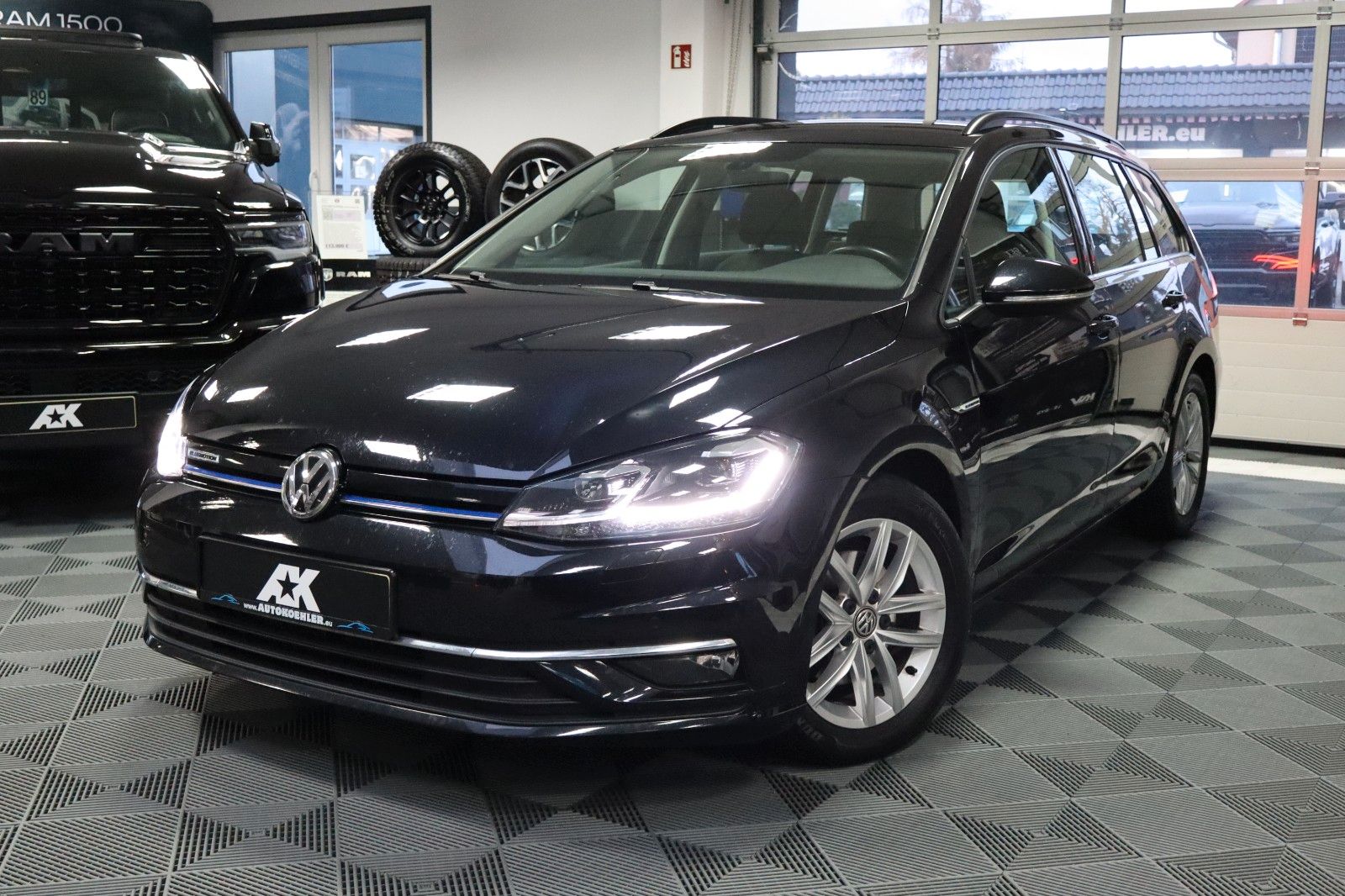 Volkswagen Golf Golf VII Variant Highline DSG LED NAVI Facelift