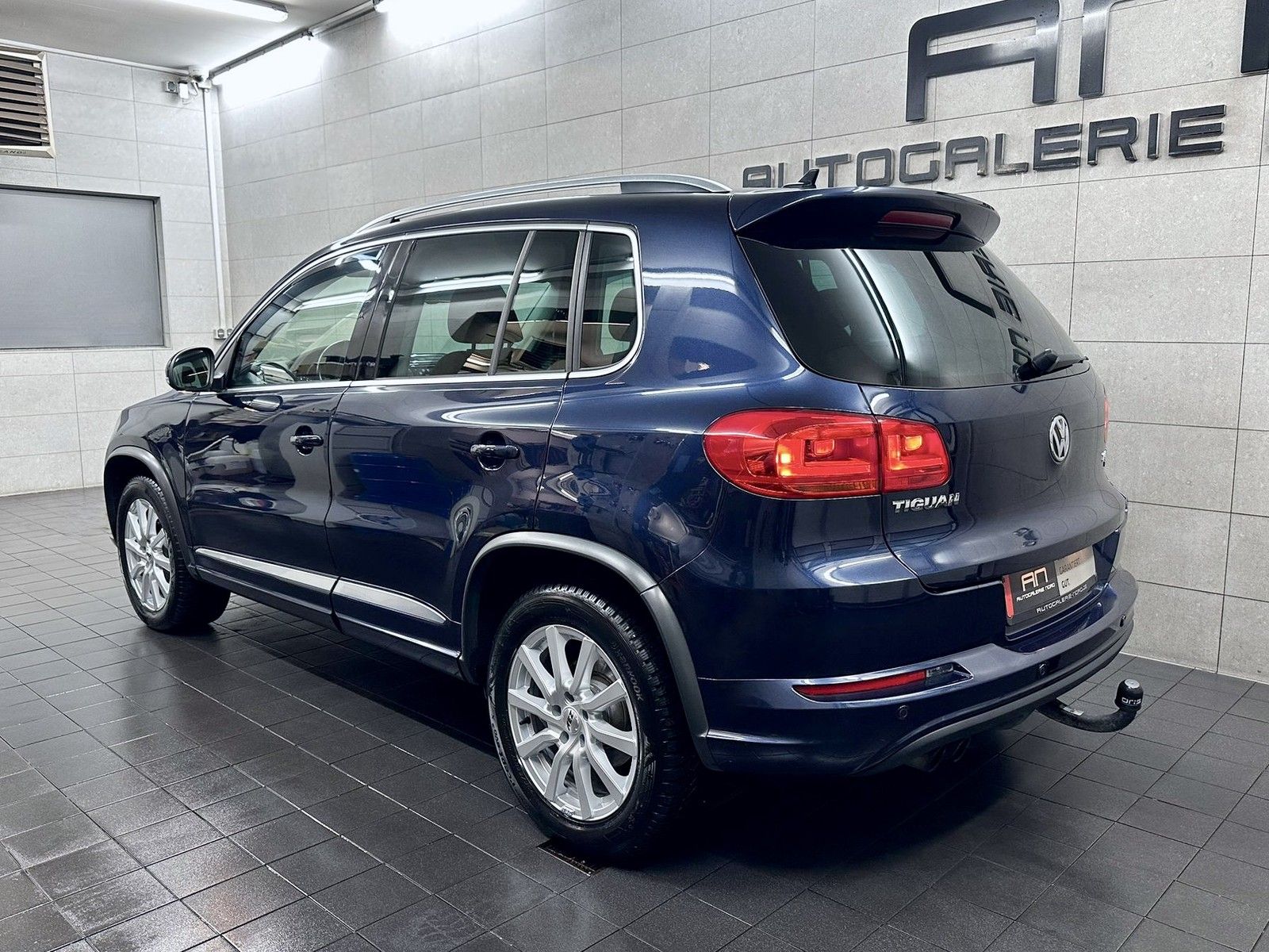 Volkswagen Tiguan Tiguan Sport &amp; Style 4M R Line Navi+AHK+Ambiente