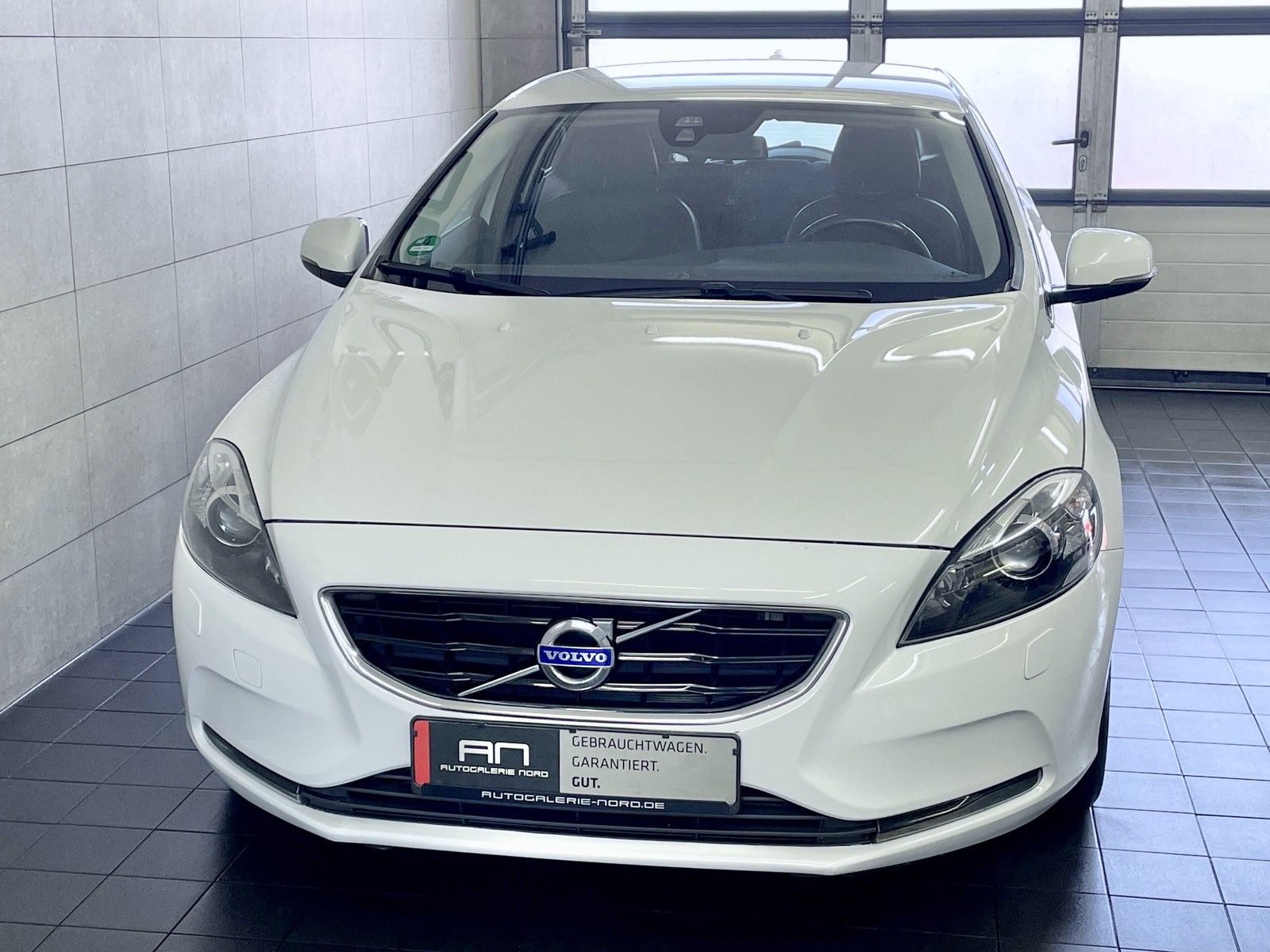 Volvo V40 V40 Momentum Style Aut. Navi+Xenon+Ambiente+RFK