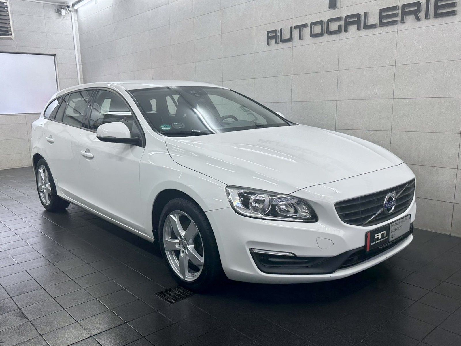 Volvo V60 V60 Kombi Design Paket Navi+SHZ+MFL+RFK