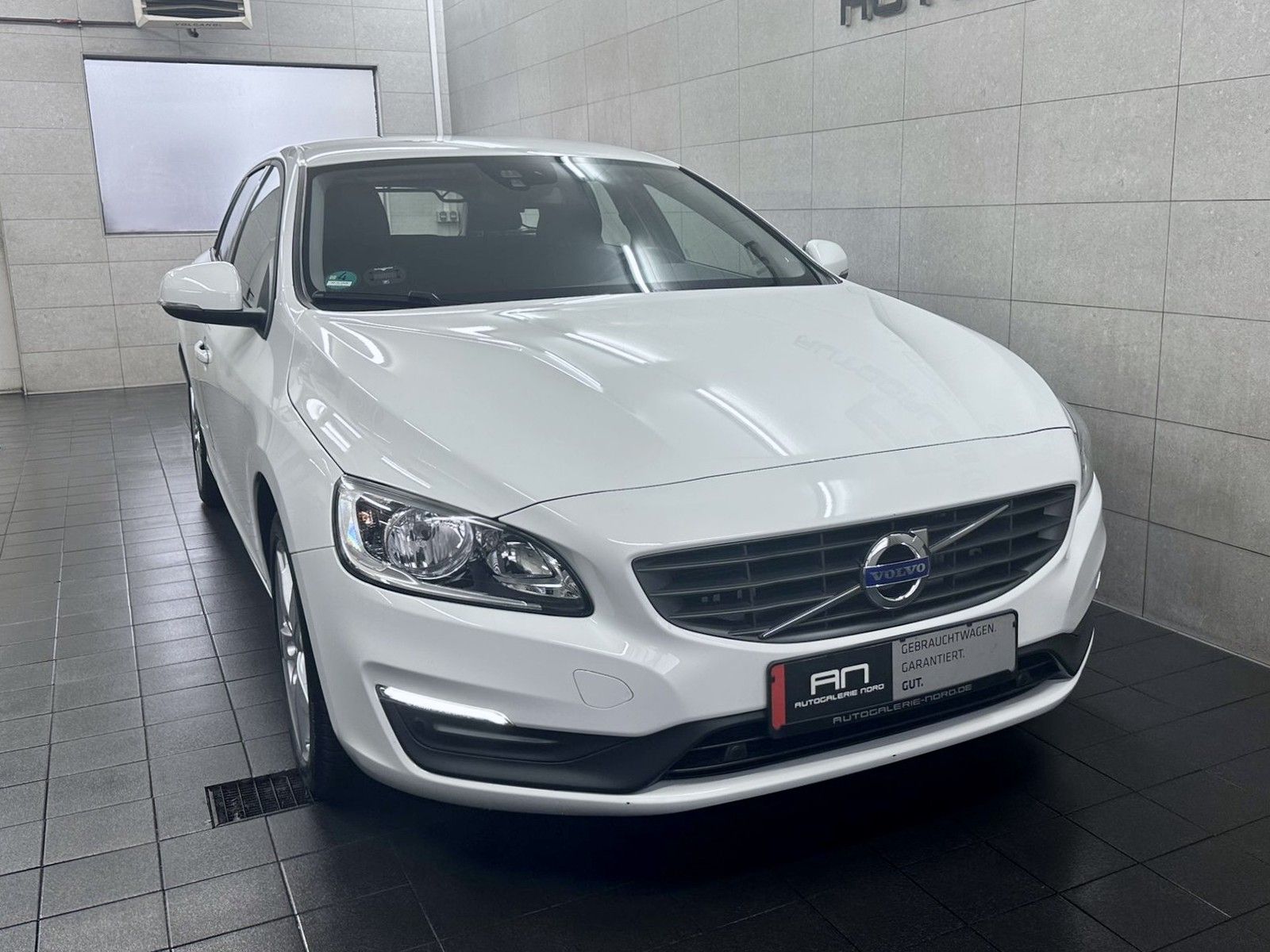 Volvo V60 V60 Kombi Design Paket Navi+SHZ+MFL+RFK